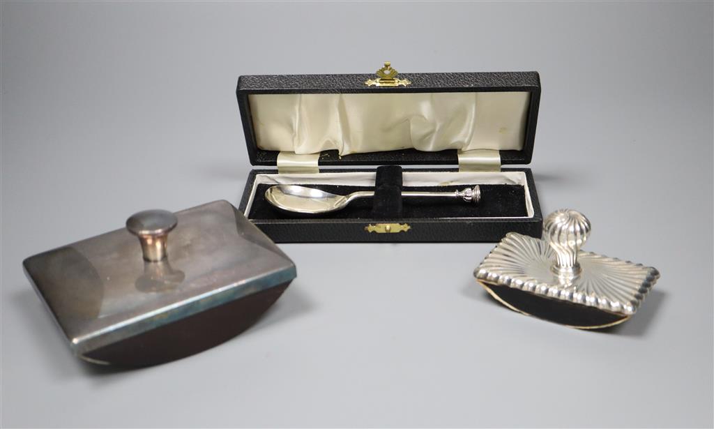 A cased modern silver seal top spoon, 12.6cm and two mounted blotters, one silver.